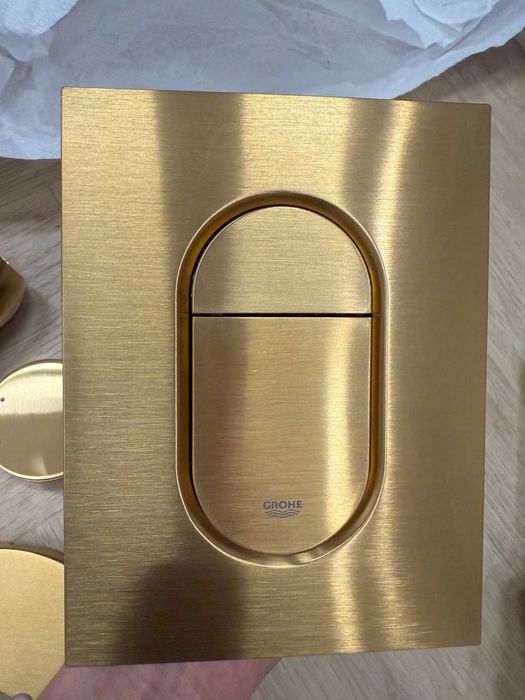 37624GN0 Grohe Arena Cosmopolitan S панель змиву для прихованого бачка