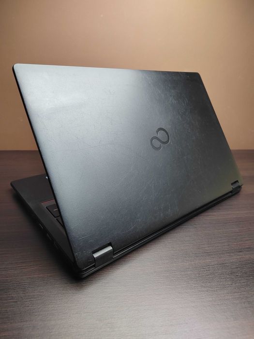 LAPTOP | Fujitsu LifeBook | 15,6" FHD | i5-8250U | 16GB RAM | 256SSD