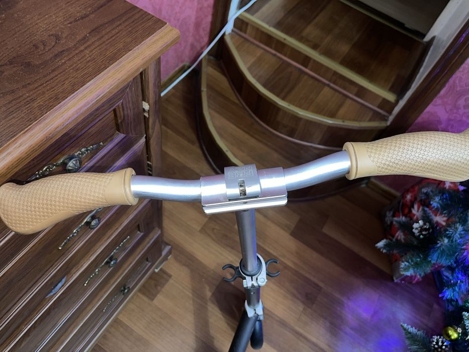 Самокат Frenzy Kaimana. Складывающийся, легкий