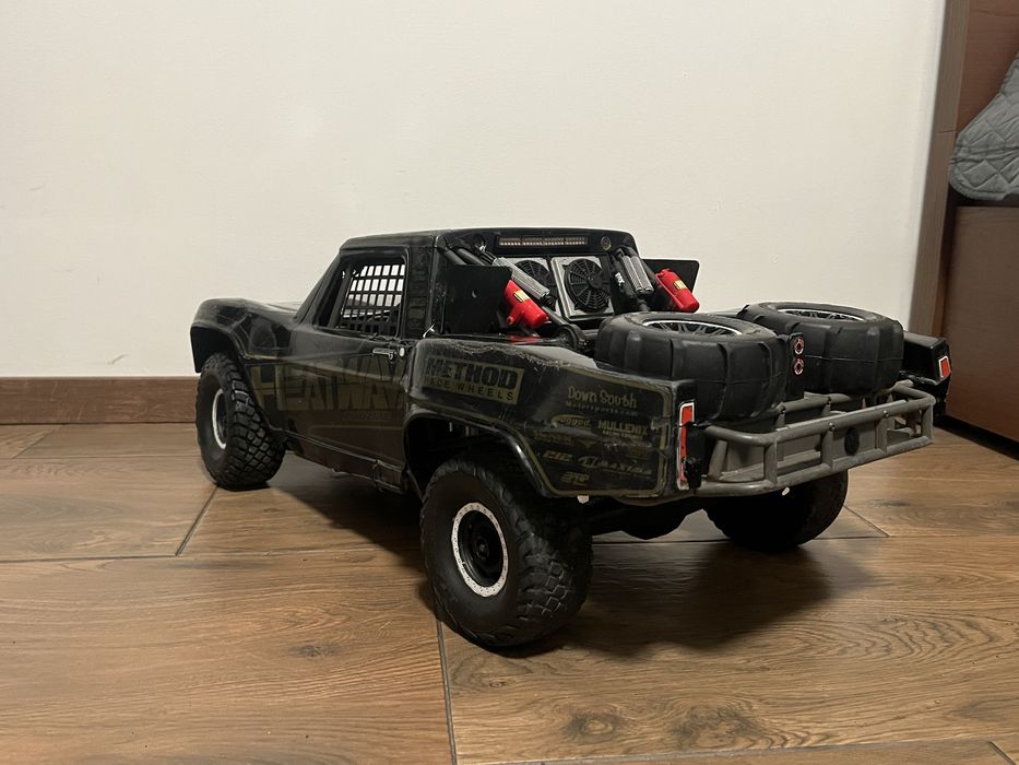 Traxxas udr combo hobbywing max8