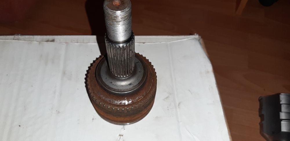 Левый привод б/у (полуось) Тойота Авенсис Т25-2006.