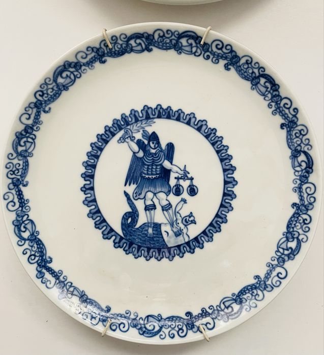 Conjunto 4 pratos decorativos em faiança portugesa pintados à mão