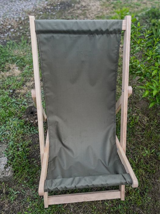 Шезлонг деревʼяний крісло лежак