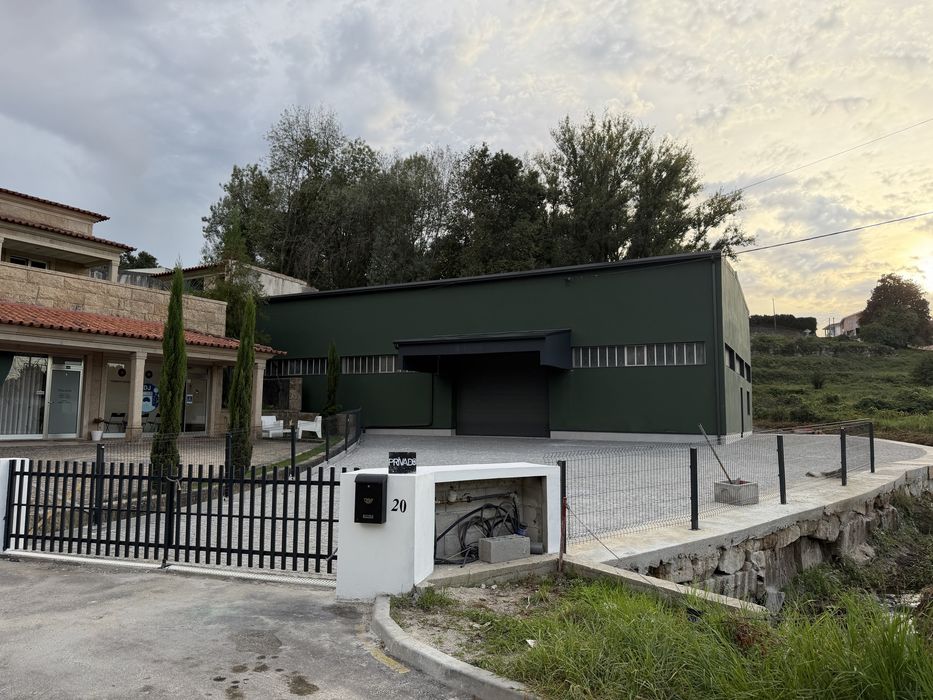 Pavilhao / armazem santo tirso