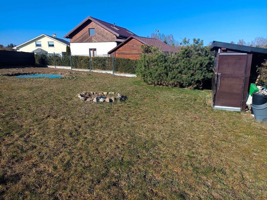 Wydzierżawię działkę nad jeziorem