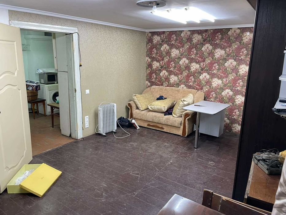 Пів будинку біля річки, вул. Шевченко