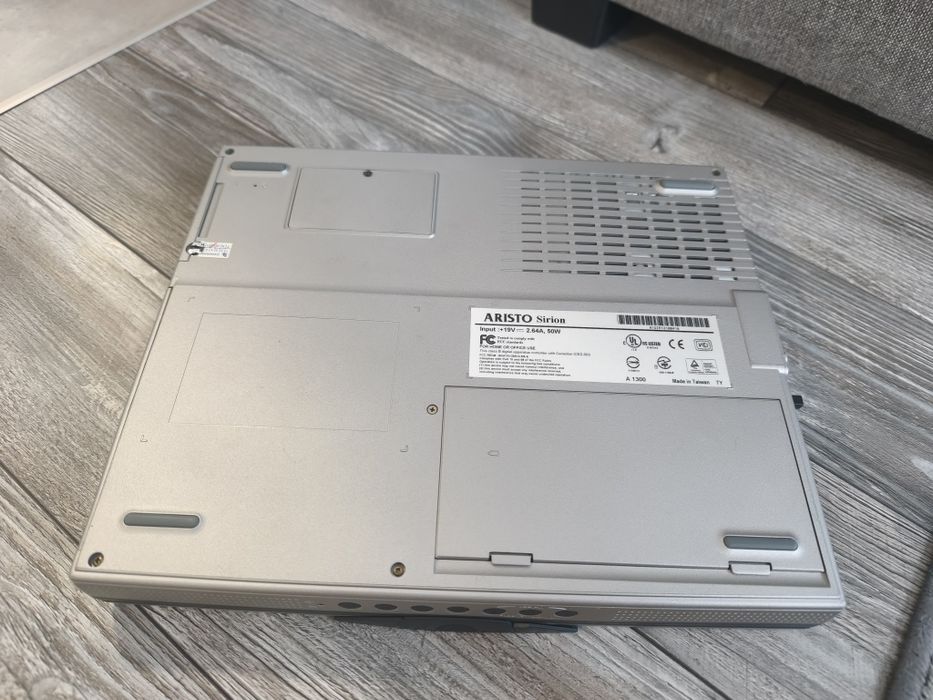Stary laptop Aristo Sirion