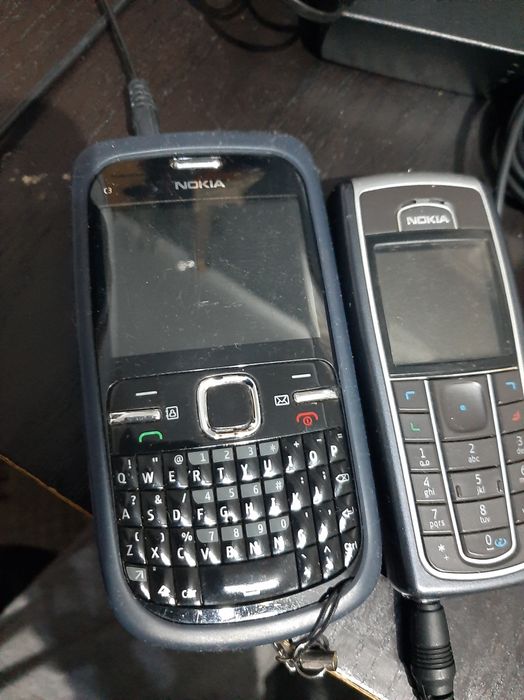 Telemóveis diversos