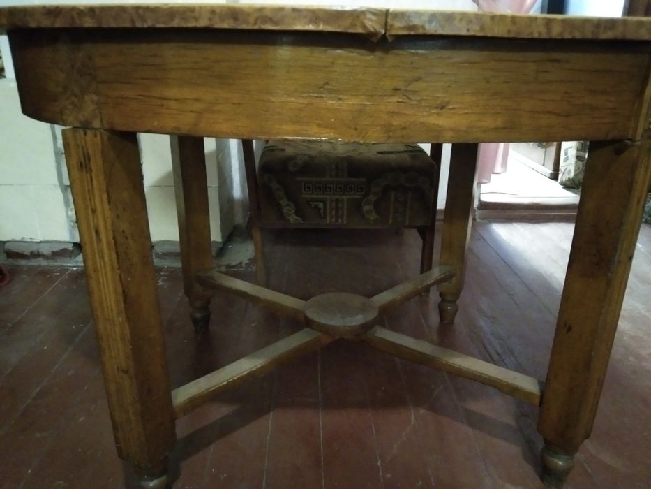 Стариная антикварная мебель 18-19 веков в стиле винтажа и ретро стиля