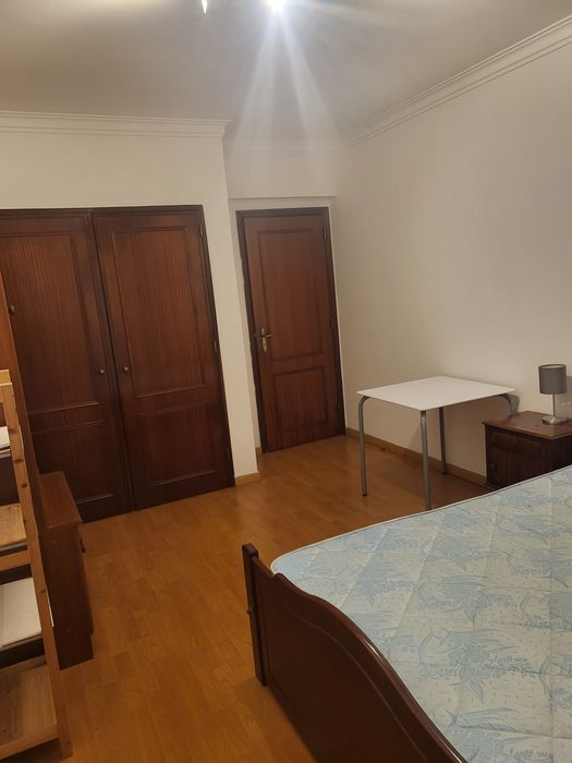 Quarto de casal ou 2 pessoas em Ouressa, Mem Martins