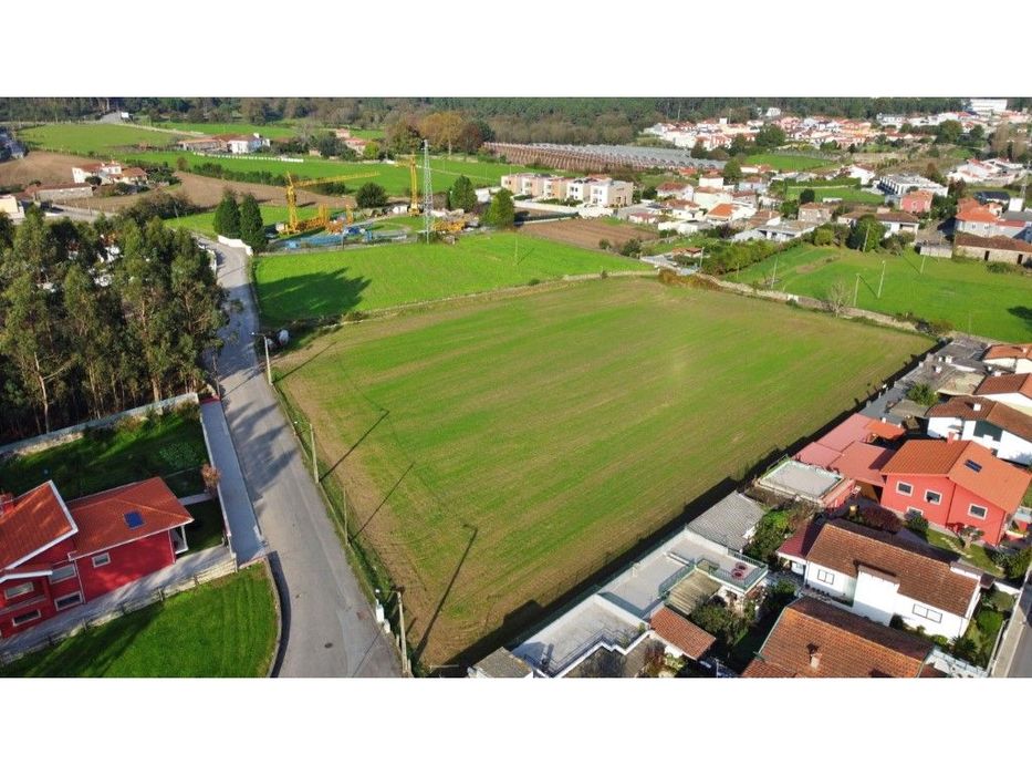 Terreno para 17 moradias no Castêlo da Maia