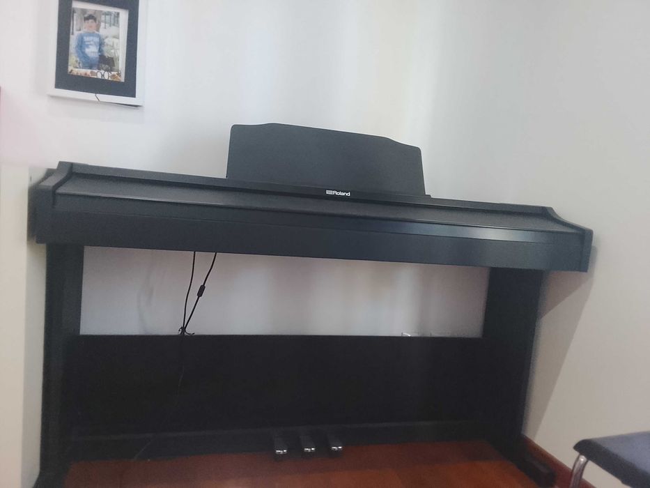 Piano ROLAND "Impecável"