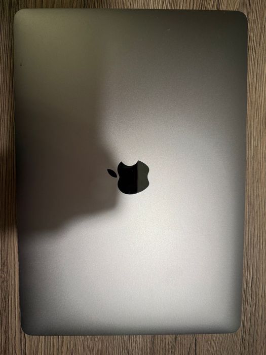 MacBook Pro 13” 2020 – M1 / 16 GB RAM / 512 GB SSD