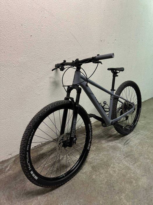 Bicicleta Cube Reaction Pro, tamanho S – Como Nova