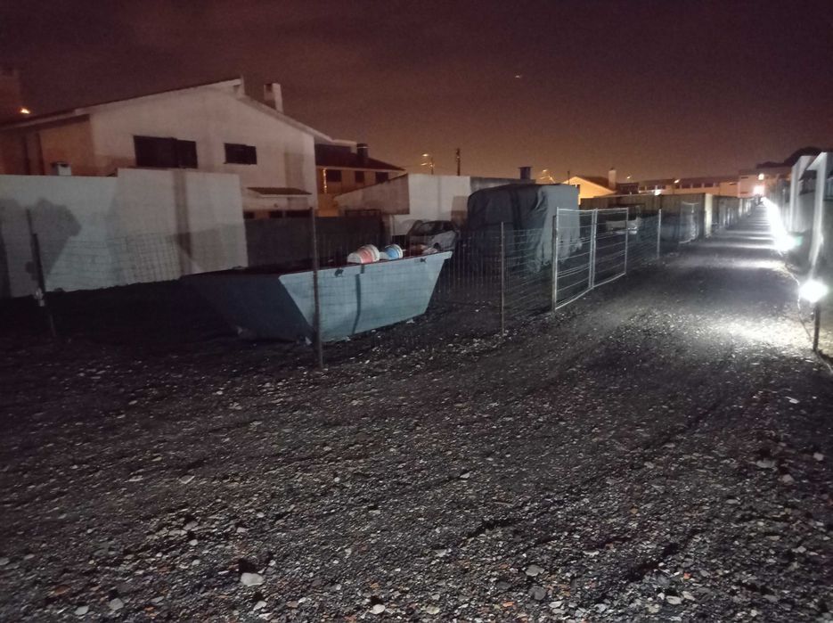 Box / Arrecadação / garagem/ contentor