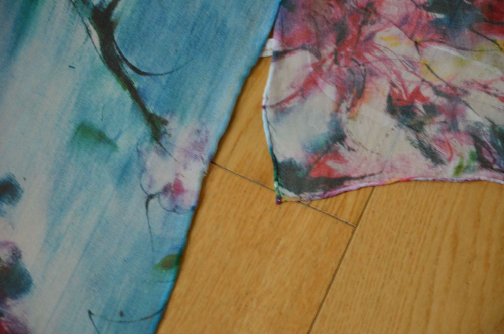 szal/chusta 100% Silk niebieskie kwiaty