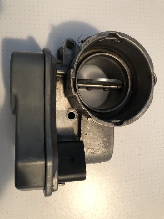 Дросельна заслонка Pierburg 038128063B  Passat B6 В7 2.0TDI