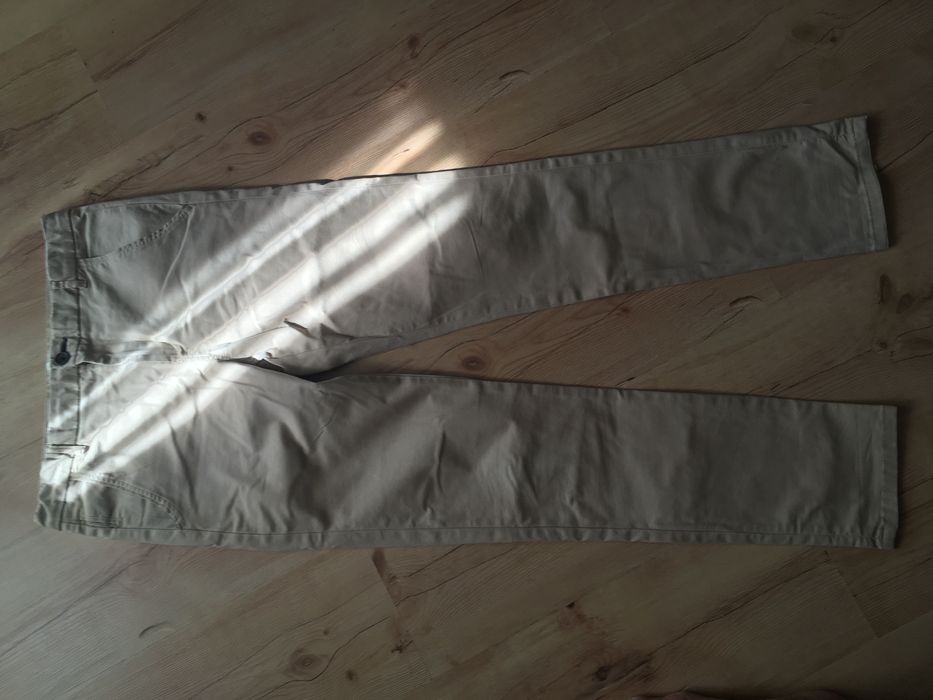 Sprzedam spodnie kremowe ZARA rozm 164