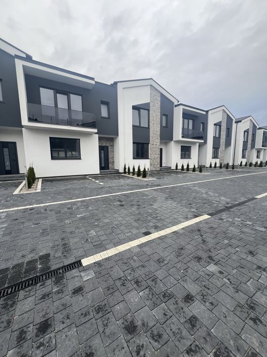 Продаж сучасного таунхаусу