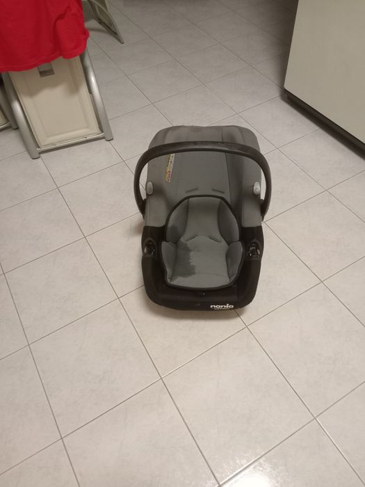 Vendo cadeira auto 13 quilos marca francesa  nania
