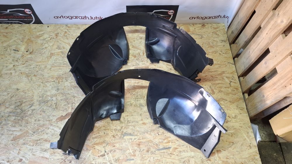 Підкрилок передній Dacia Sandero 1 сандеро 1