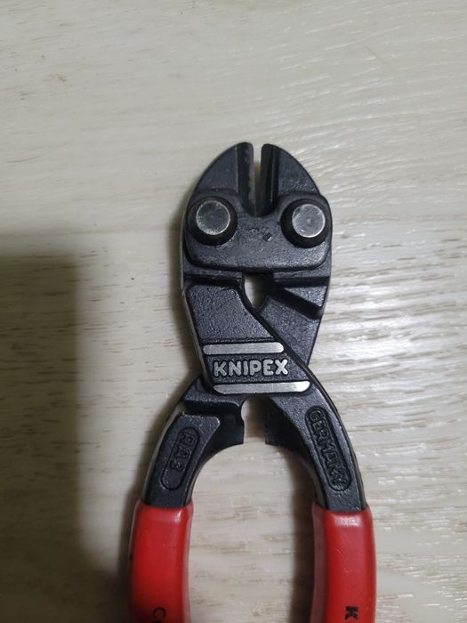 Болторез Knipex CoBolt, 200 мм 7101200