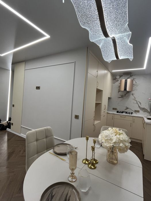 Продам 3-х кімнатну стильну квартиру з ремонтом та меблями!