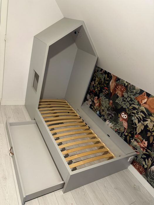 Meble dziecięce od stolarza – łóżko 200x90 + domek, szafa, biurko