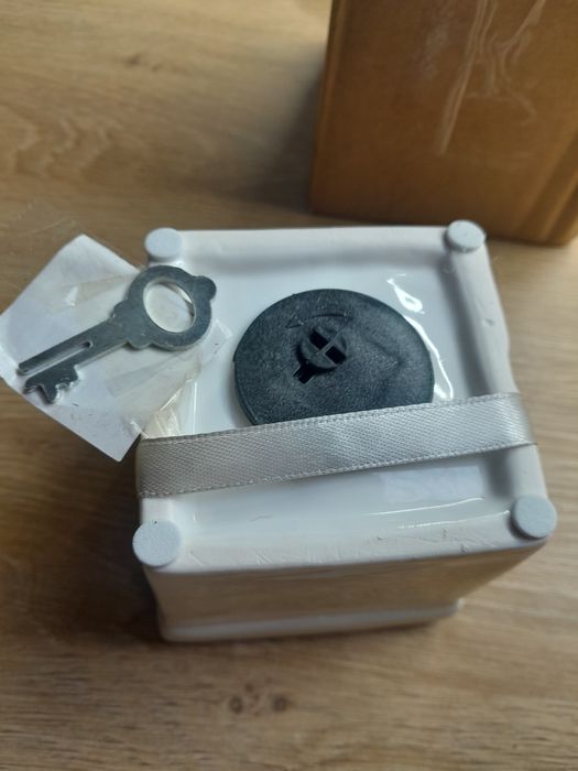 Casablanca Skarbonka prezent ceramiczna, biała 8 x 8 cm