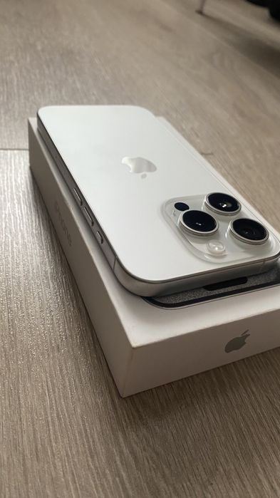 Продам iPhone 15 Pro  256GB
