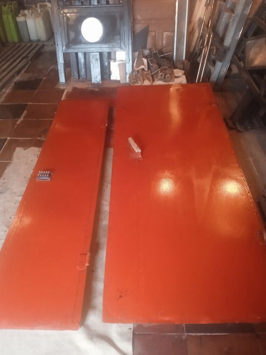 Продам металеві  двері