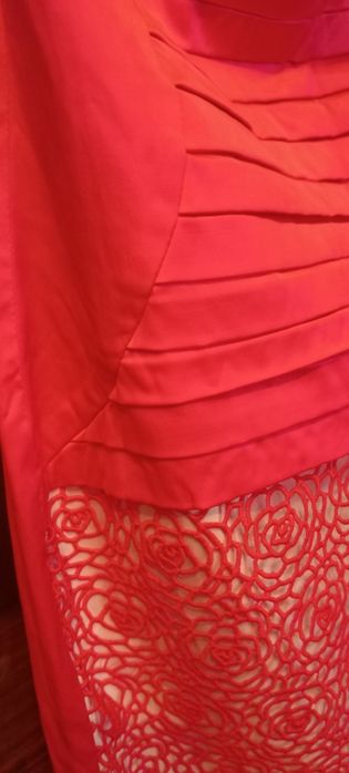 Сукня,святкова,з елементами атласу та мережива