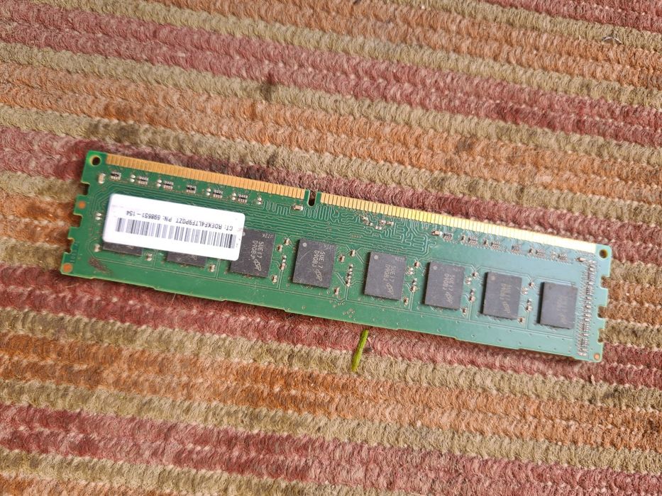 Pamięć RAM 2 × 8GB