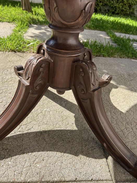 Mesa de jantar extensível em madeira maciça
