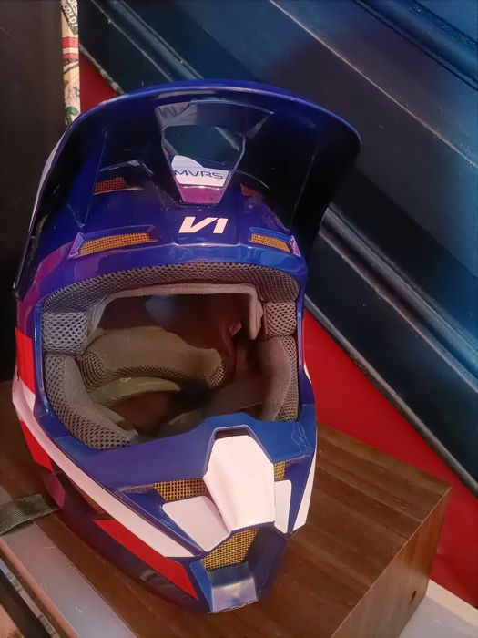 Capacete Fox muito bom estado