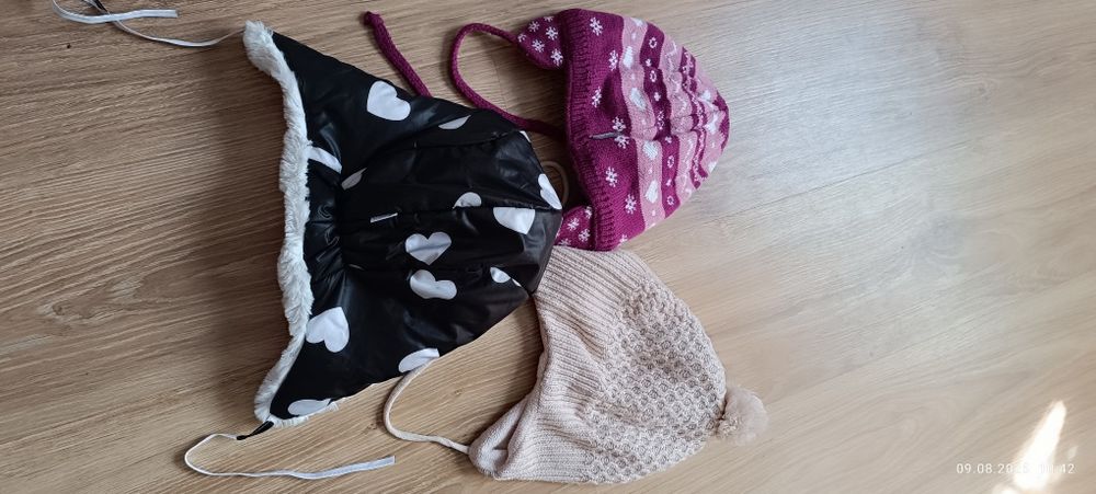 Теплі шапочки на дівчинку 1-3роки