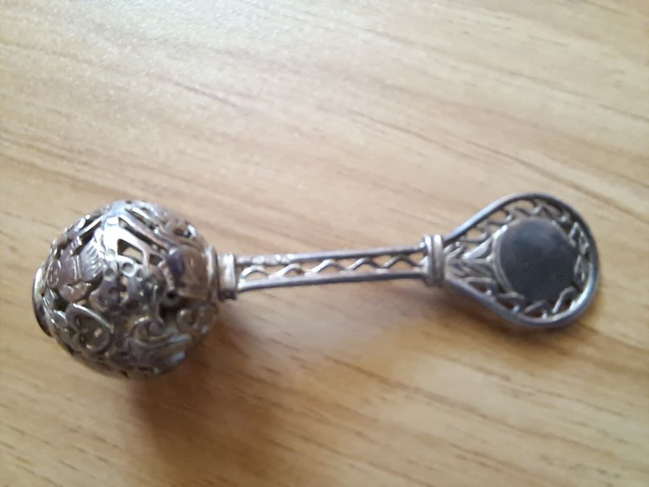 Srebrna grzechotka, prezent chrzciny