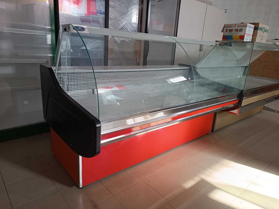 Нові холодильні вітрини VENTO CUBE від українського виробника КУБ