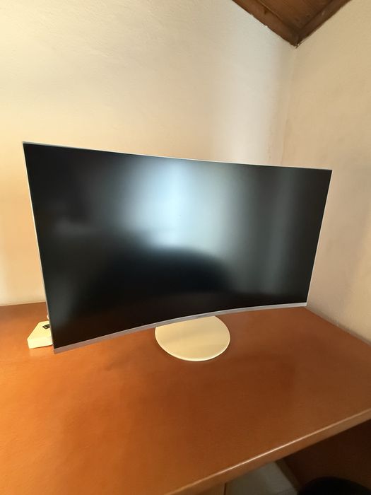 Monitor Samsung     C27H711QEU / CH711
