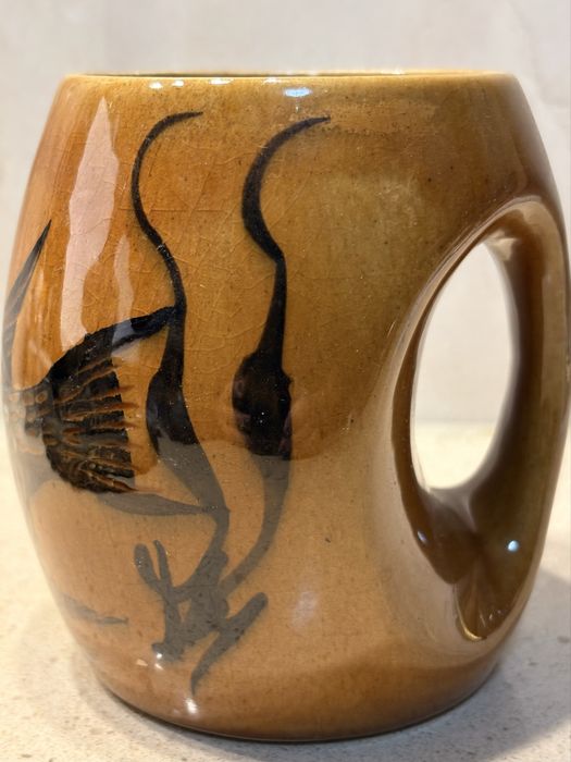 Rara caneca em cerâmica portuguesa (Secla?) pintada à mão - peixe