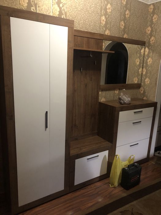 Збирання та розбирання фабричних меблів