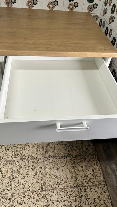 Armario de cozinha e fogao