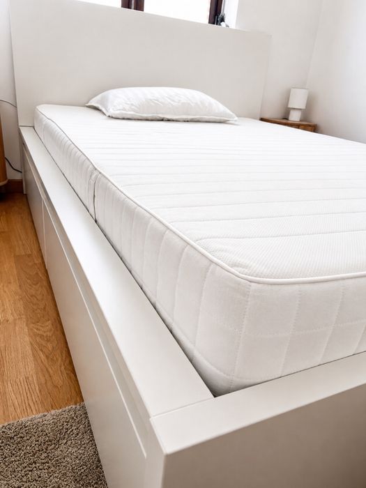 Cama Malm IKEA Branca Estrutura Estrado Cabeceira Gavetas Colchão 140x200