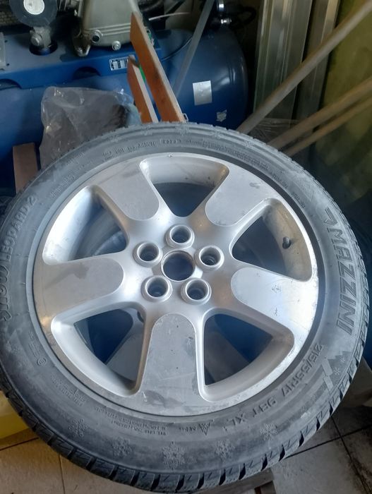 Продам шини 215/55 r17