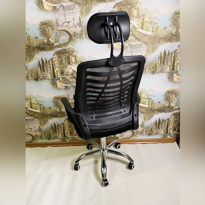 Стул офисный на колесах черный Boston компьютерное кресло для офиса