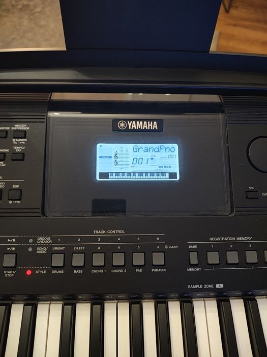 Sprzedam YAMAHA PSR-E463