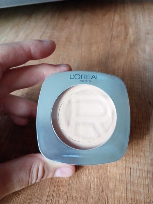 Podkład do twarzy, w balsamie, loreal, True Match Hyaluron kolor 02 -rose clair