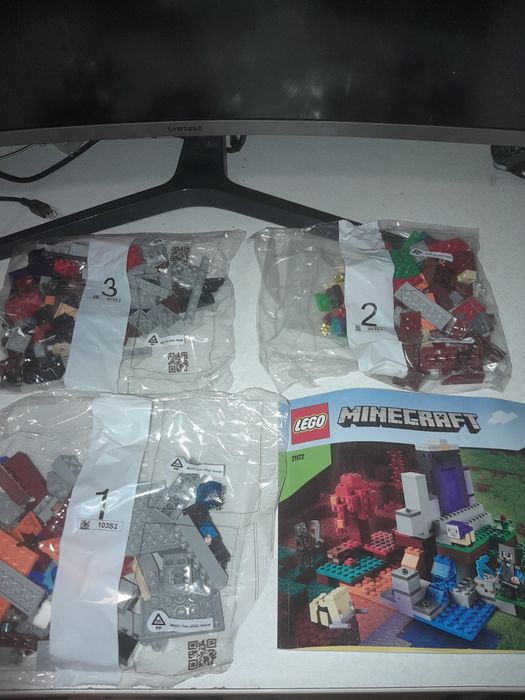 LEGO Minecraft 21172.