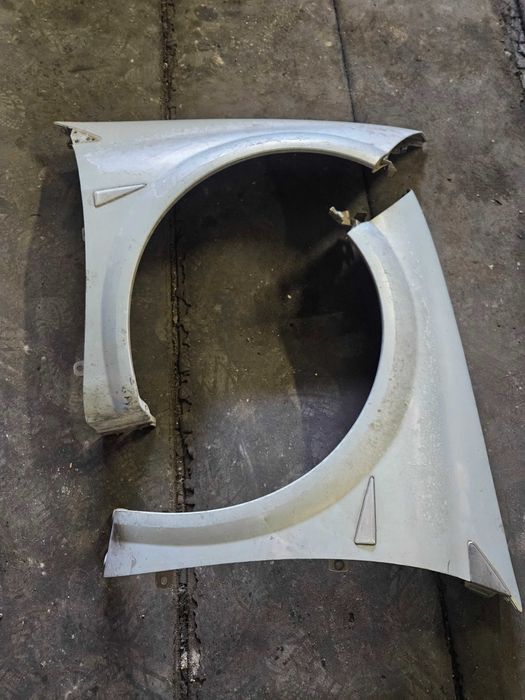 Передній бампер і крила на Рено Меган 2 (до рестайлінг)