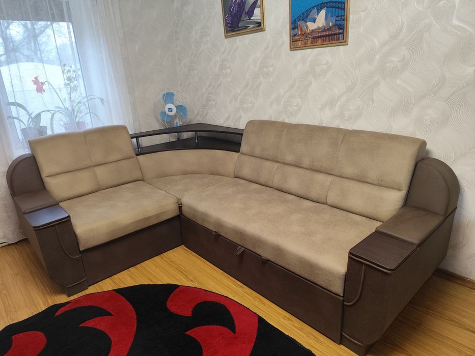Диван кутовий в ідеальному стані